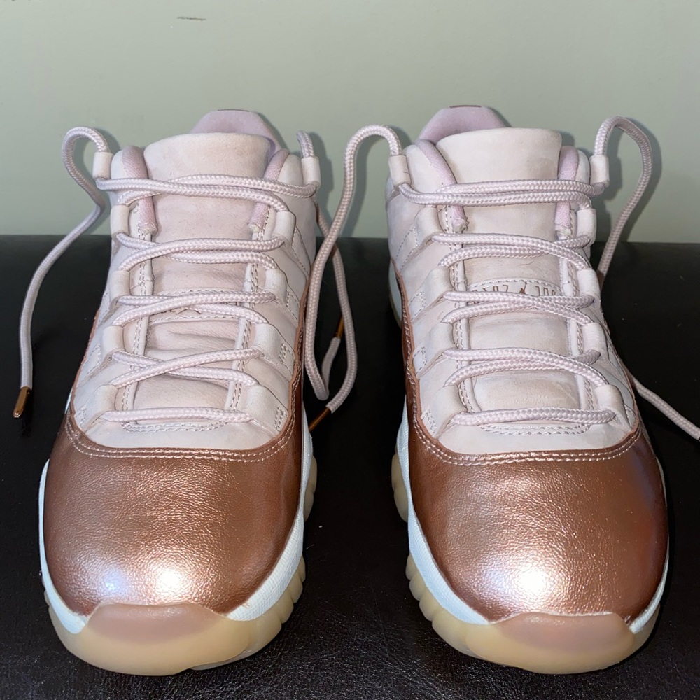 Air Jordan 11 Low Rose Gold sz 8 women’s